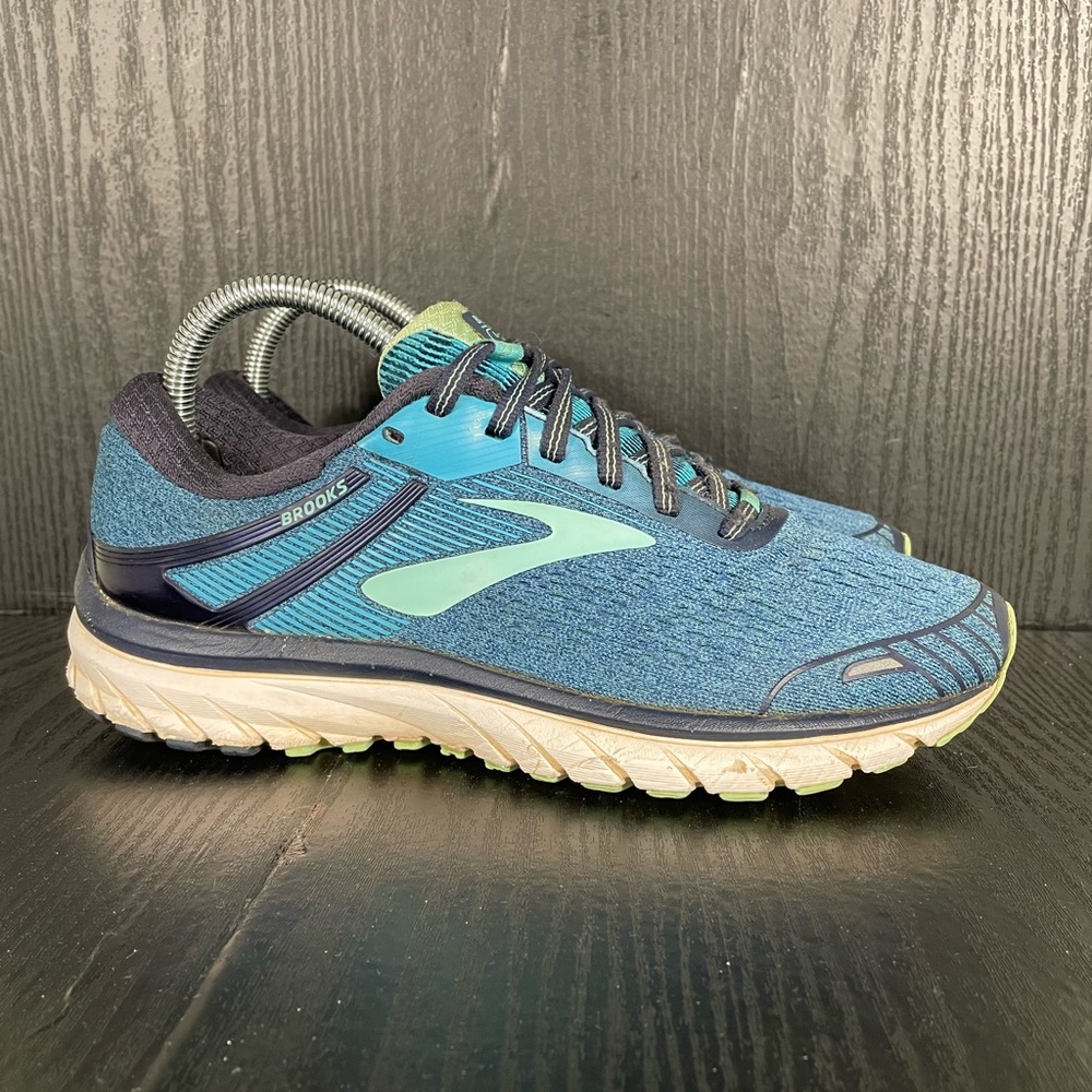 BROOKS ADRENALINE GTS 18 Women’s size 9